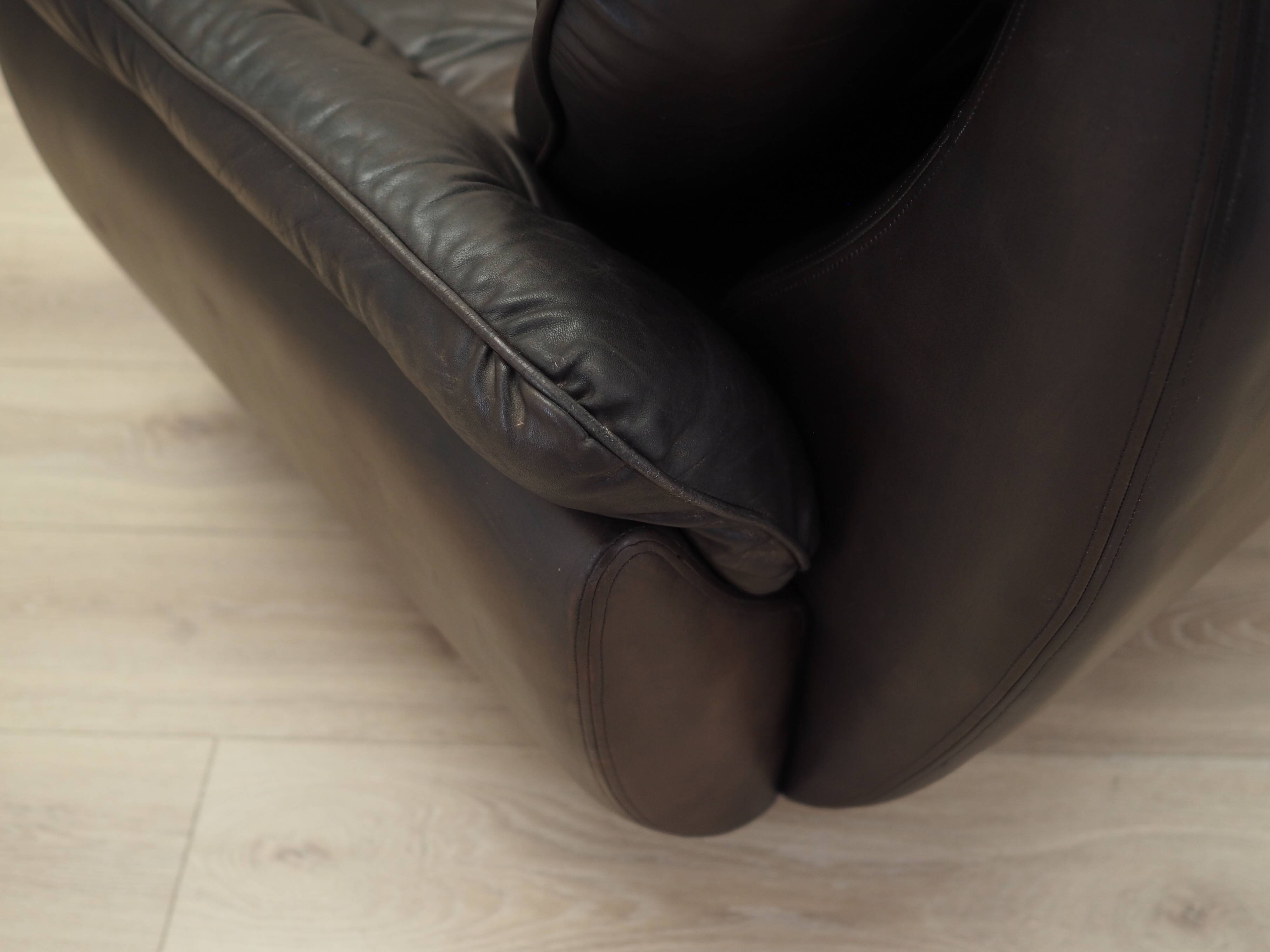 Armchair with castors, Italian design, 1970s, production: Italy