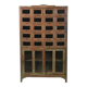 Meuble de présentation en bois à 20 placards vitrés