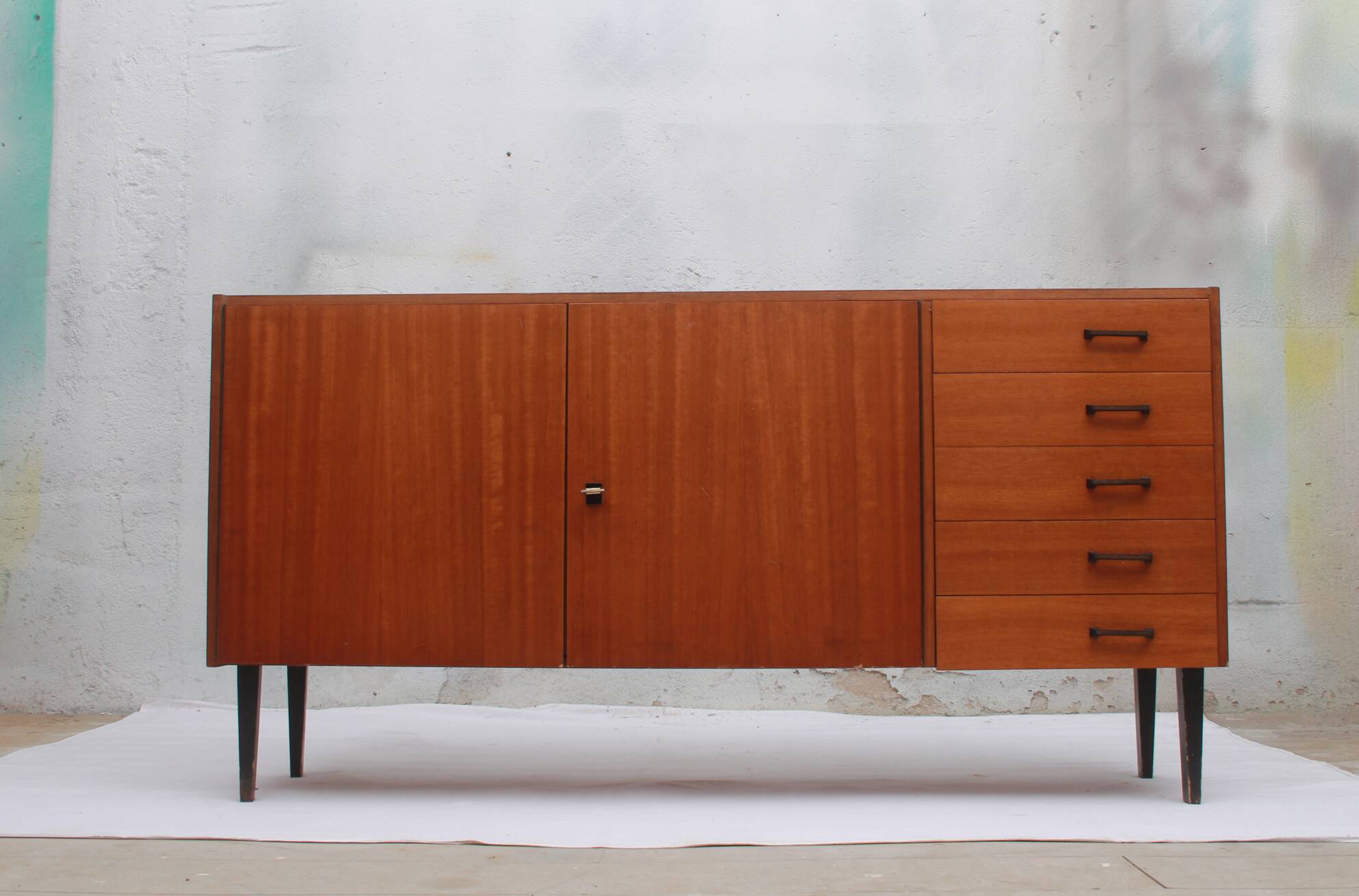 1960s sideboard with 5 drawers in walnut