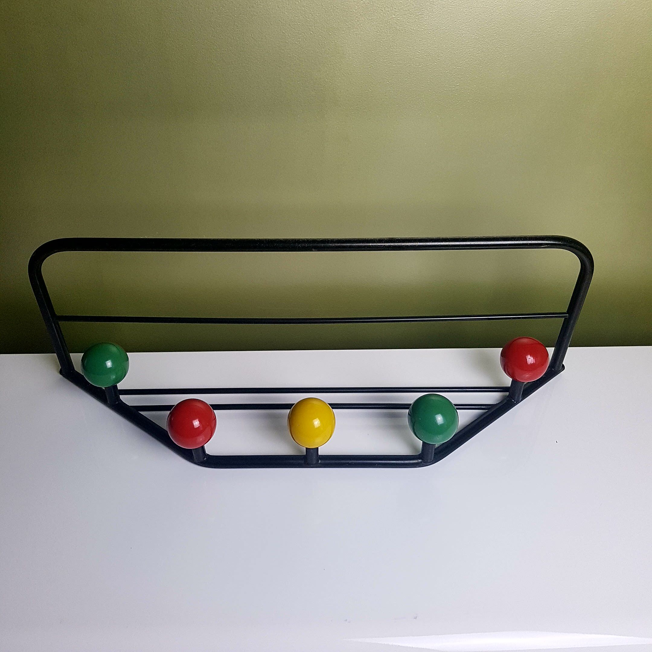 Cloakroom 5 coat hooks in colorful wood balls