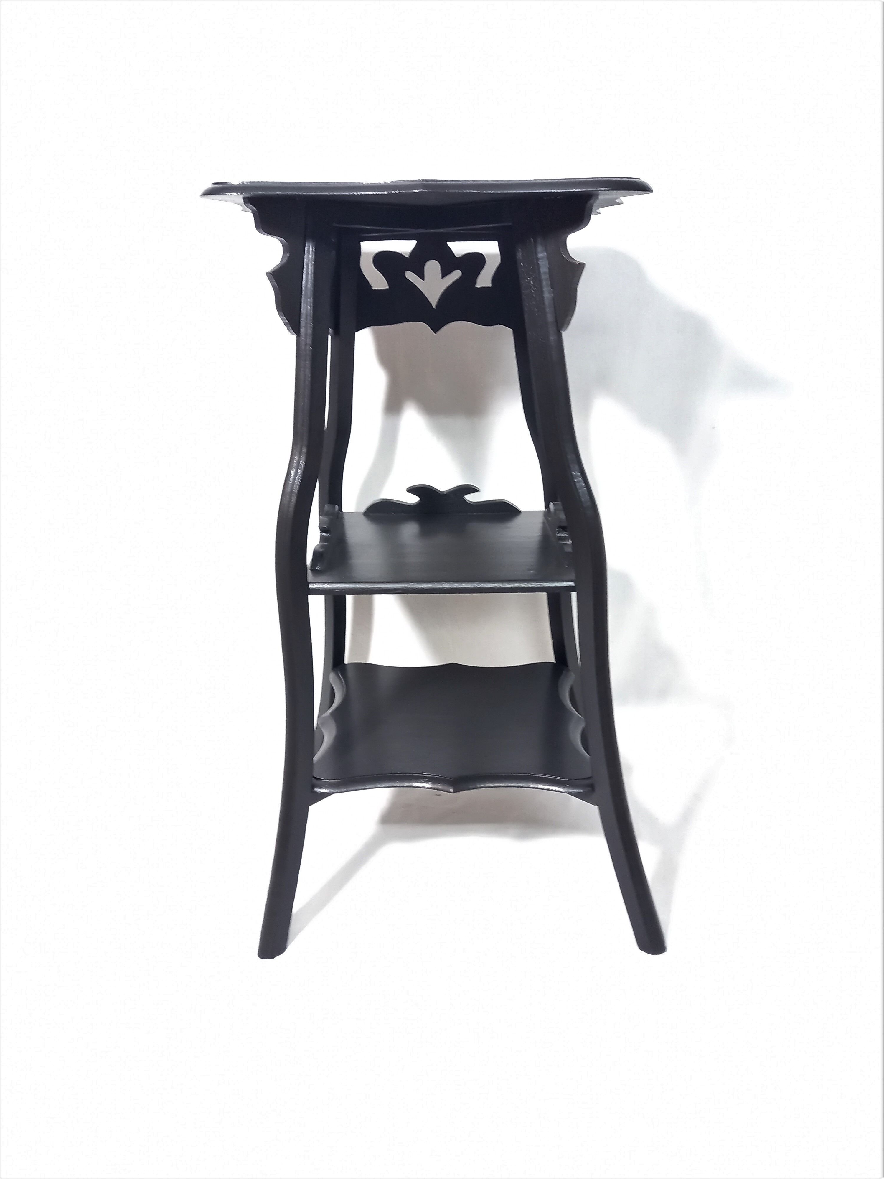 Art nouveau fifth wheel with three levels in black