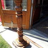 Fifth wheel on column