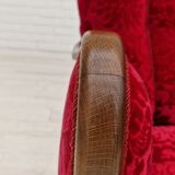Années 1960, design danois, fauteuil en tissu rouge cerise, très bon état d’origine.