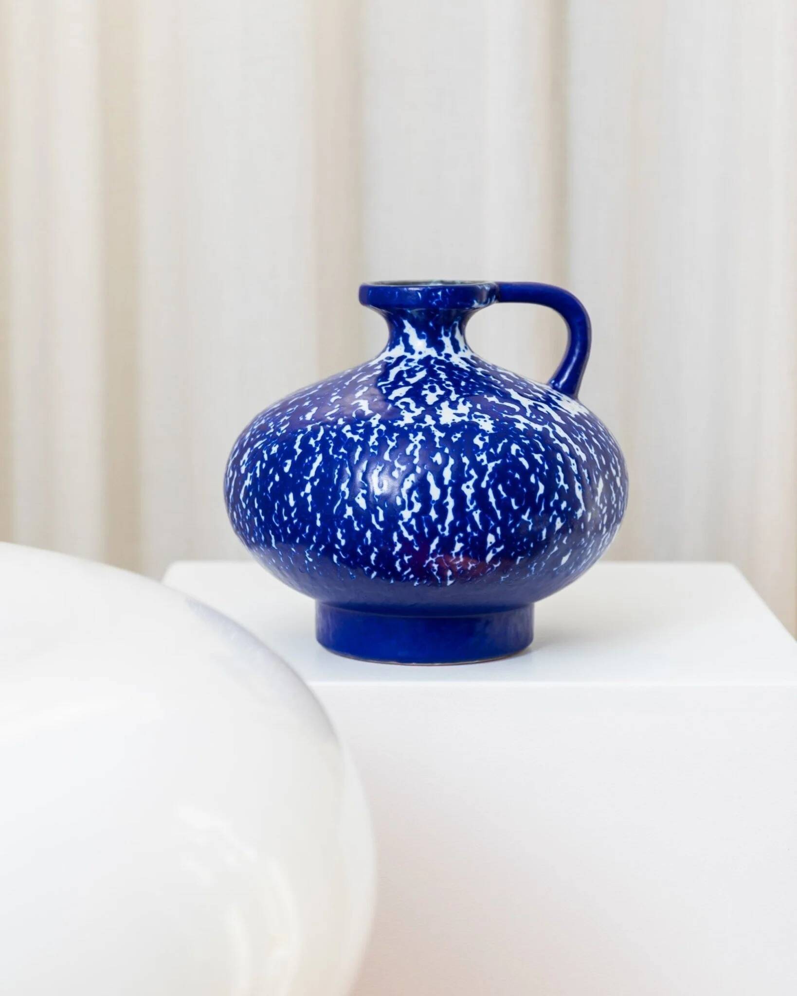 Deep cobalt blue glazed ceramic vase by VEB Haldensleben, mid-century 1960s Fat Lava style