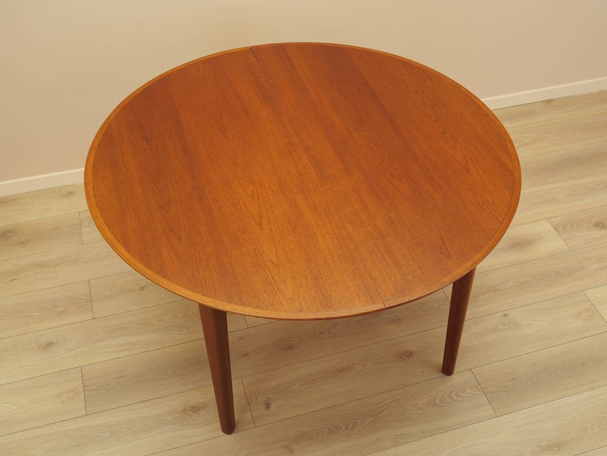 Round teak table, Danish design, 1960s, Gudme Møbelfabrik, Ole Hald