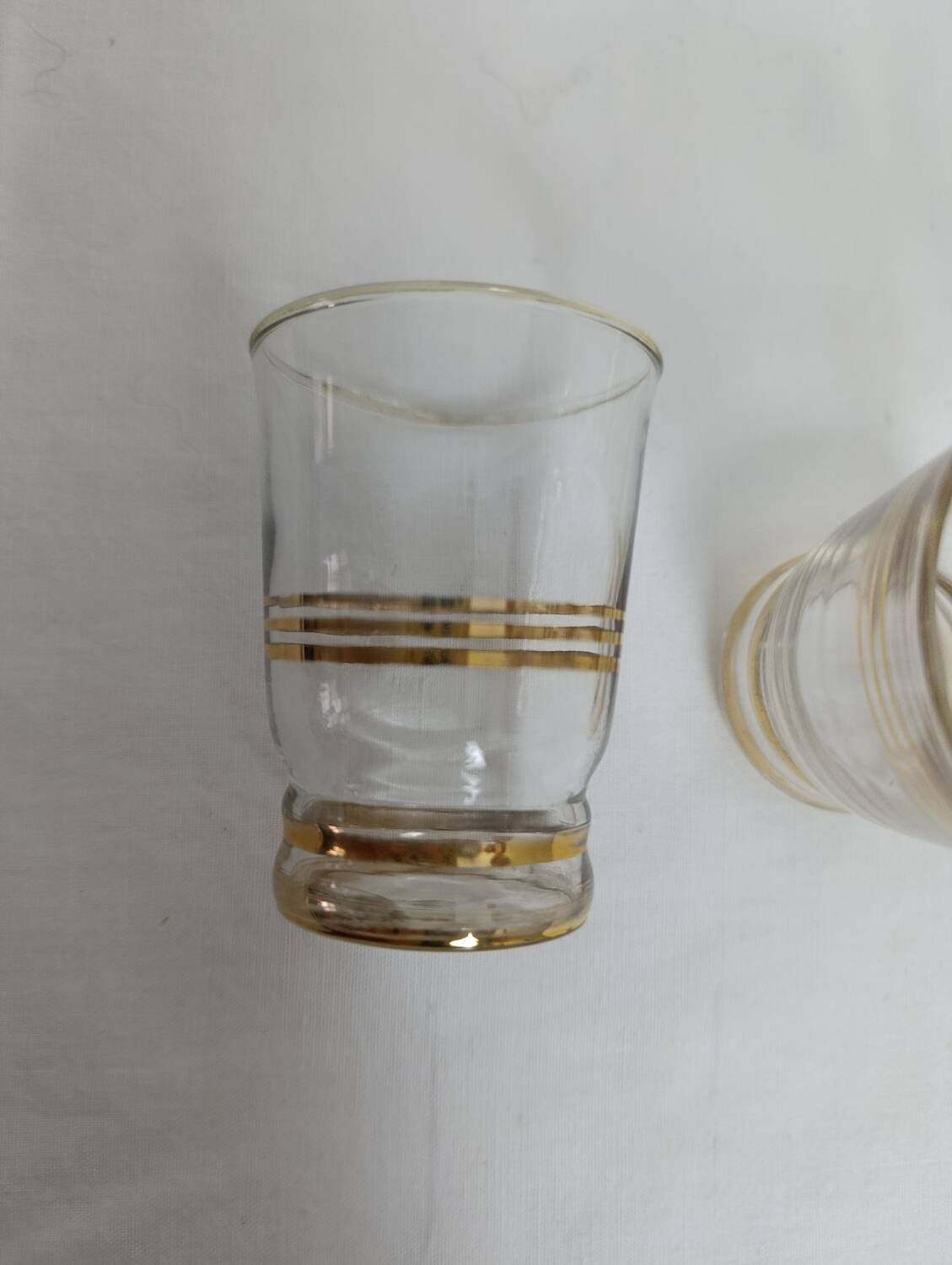 Liqueur carafe and its 4 small glasses