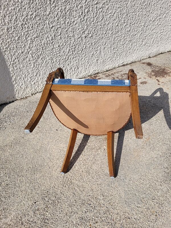 Armchair backrest rounded fish head