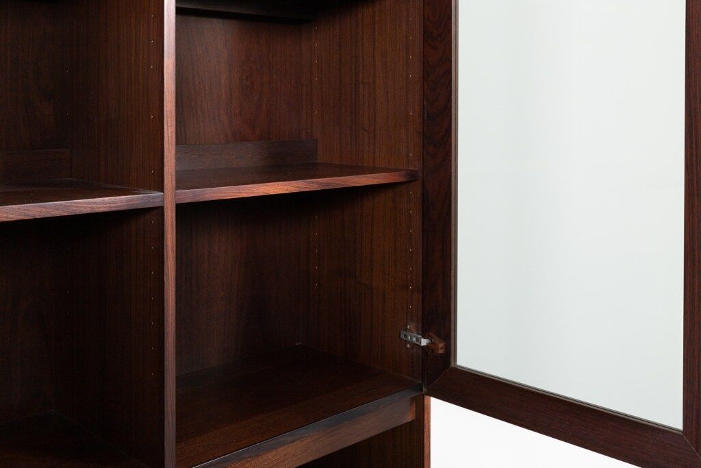 Armoire deux pièces en placage de noyer danois des années 1970