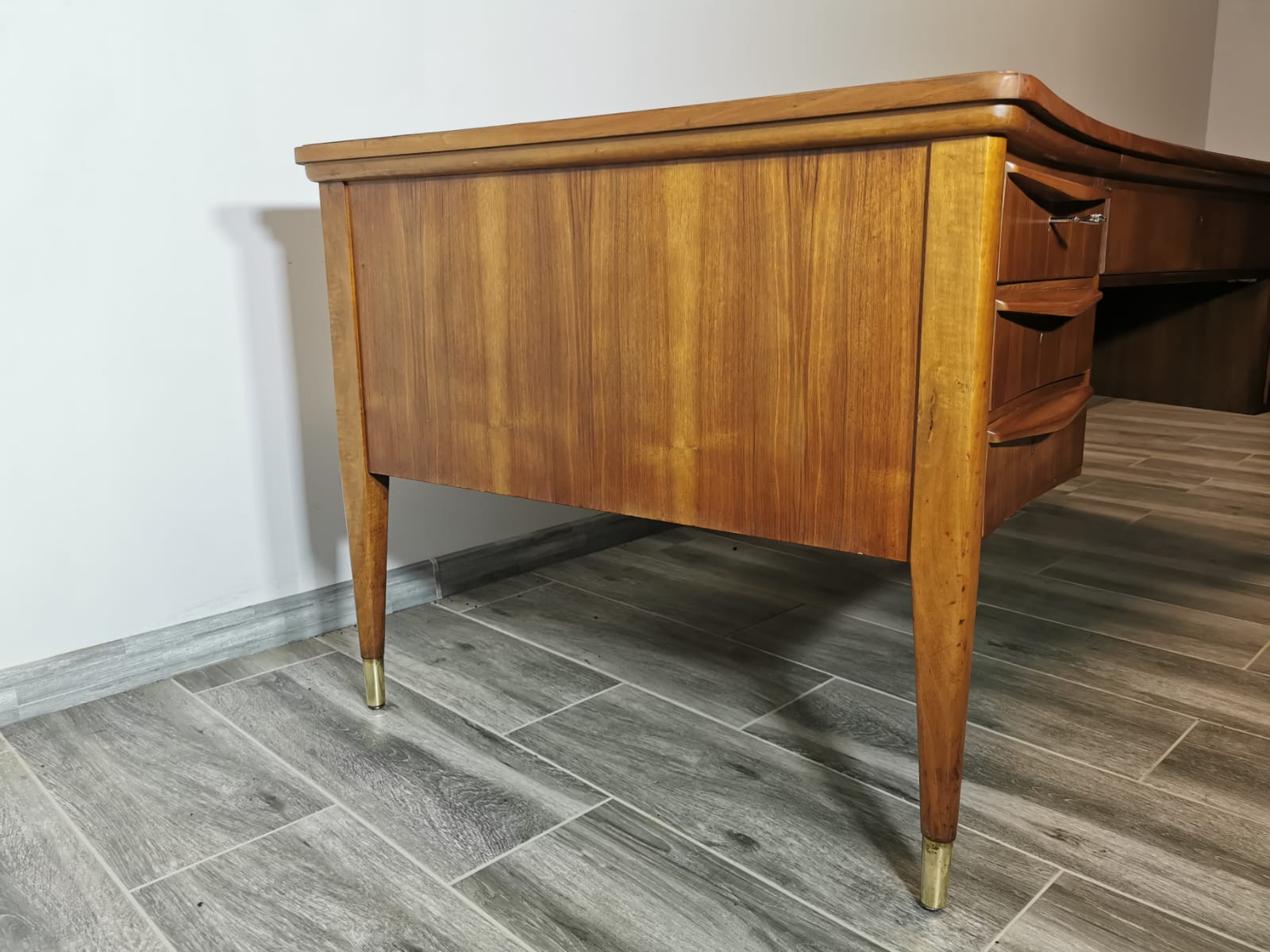 Bureau du milieu du siècle