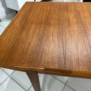 Large extendable Scandinavian table in vintage teak from the 1970s.