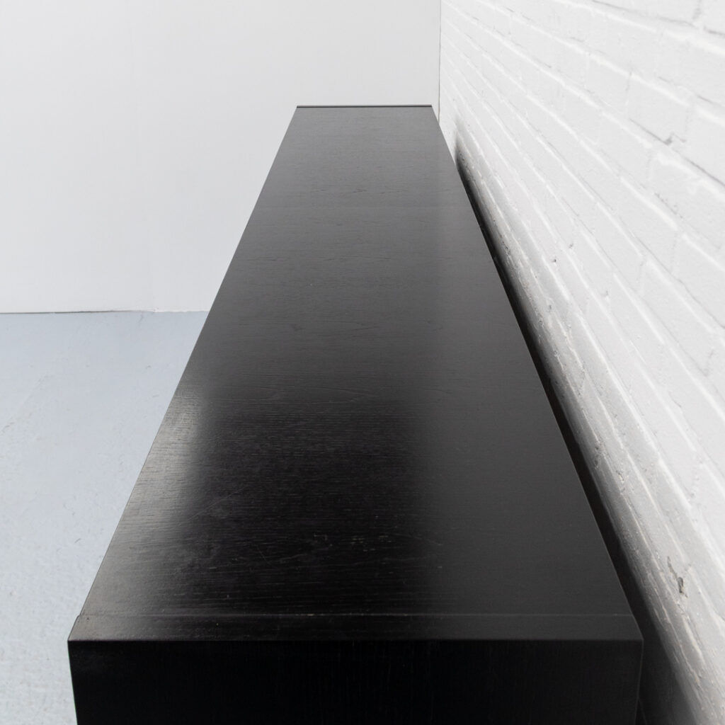 Buffet brutaliste belge des années 1970