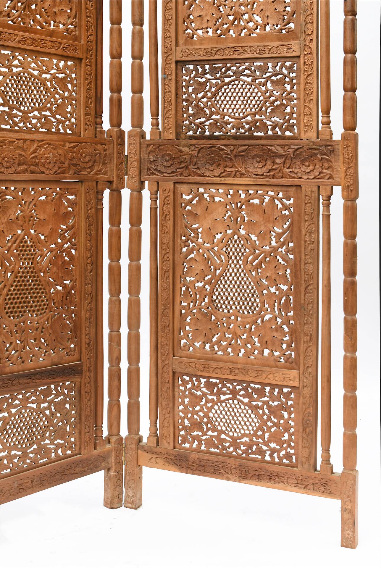Indian four-leaf wooden screen