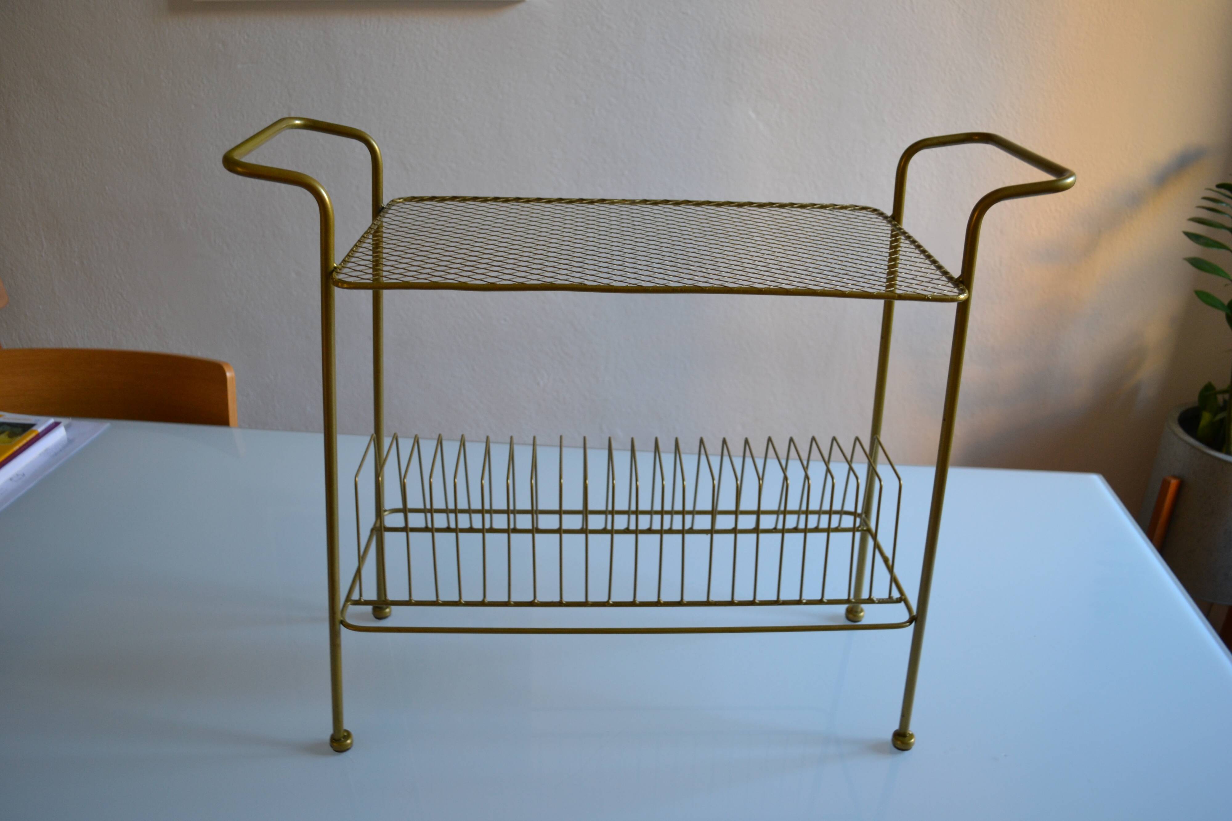 Vintage end table / coffee table & magazine rack