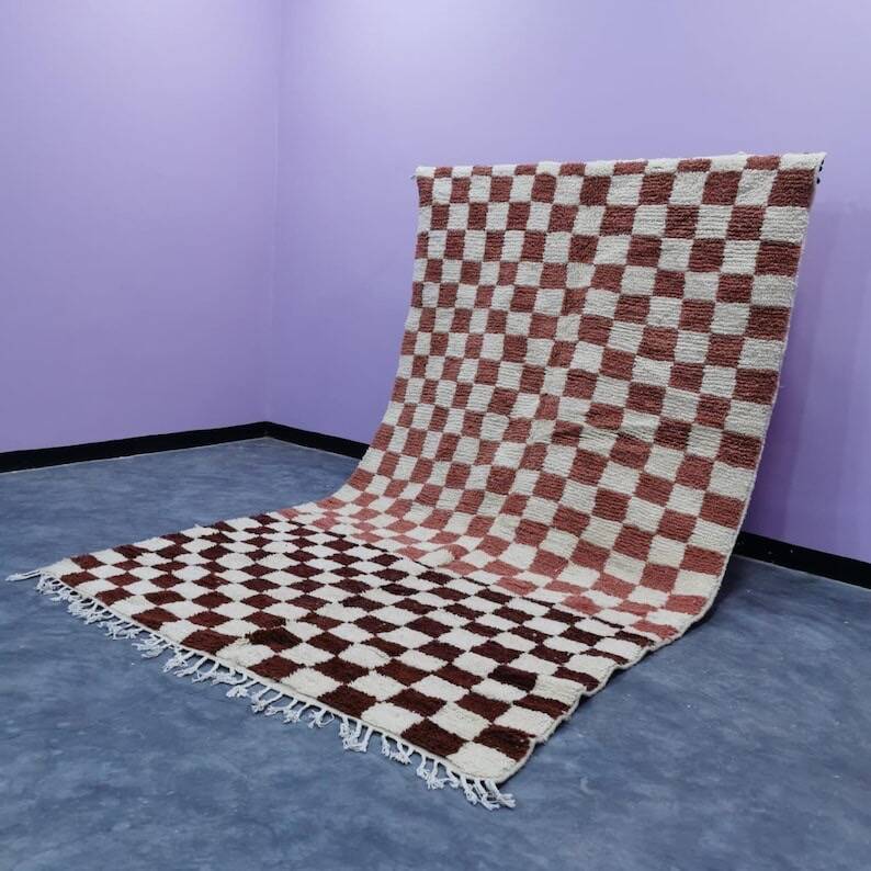 Handwoven natural wool rug, size 150/250 cm.