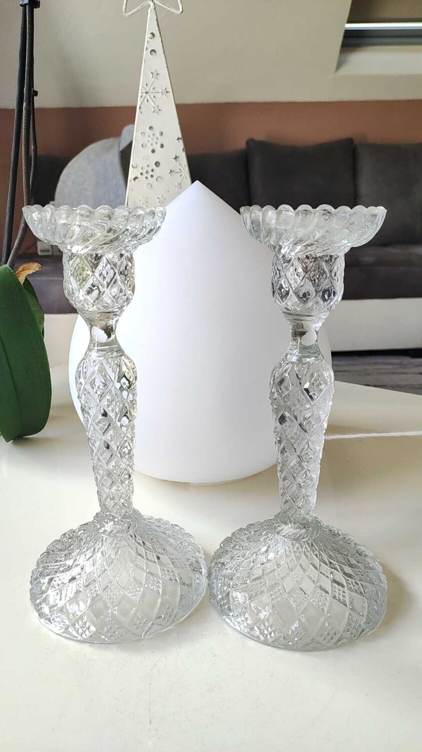 Pair of Bougeoirs flambeaux/Verrerie de Portieux, molded glass. Cross patterns, corolla shape