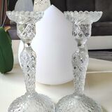 Paire de Bougeoirs flambeaux/Verrerie de Portieux, verre moulé. Motifs croisillons, forme corolle