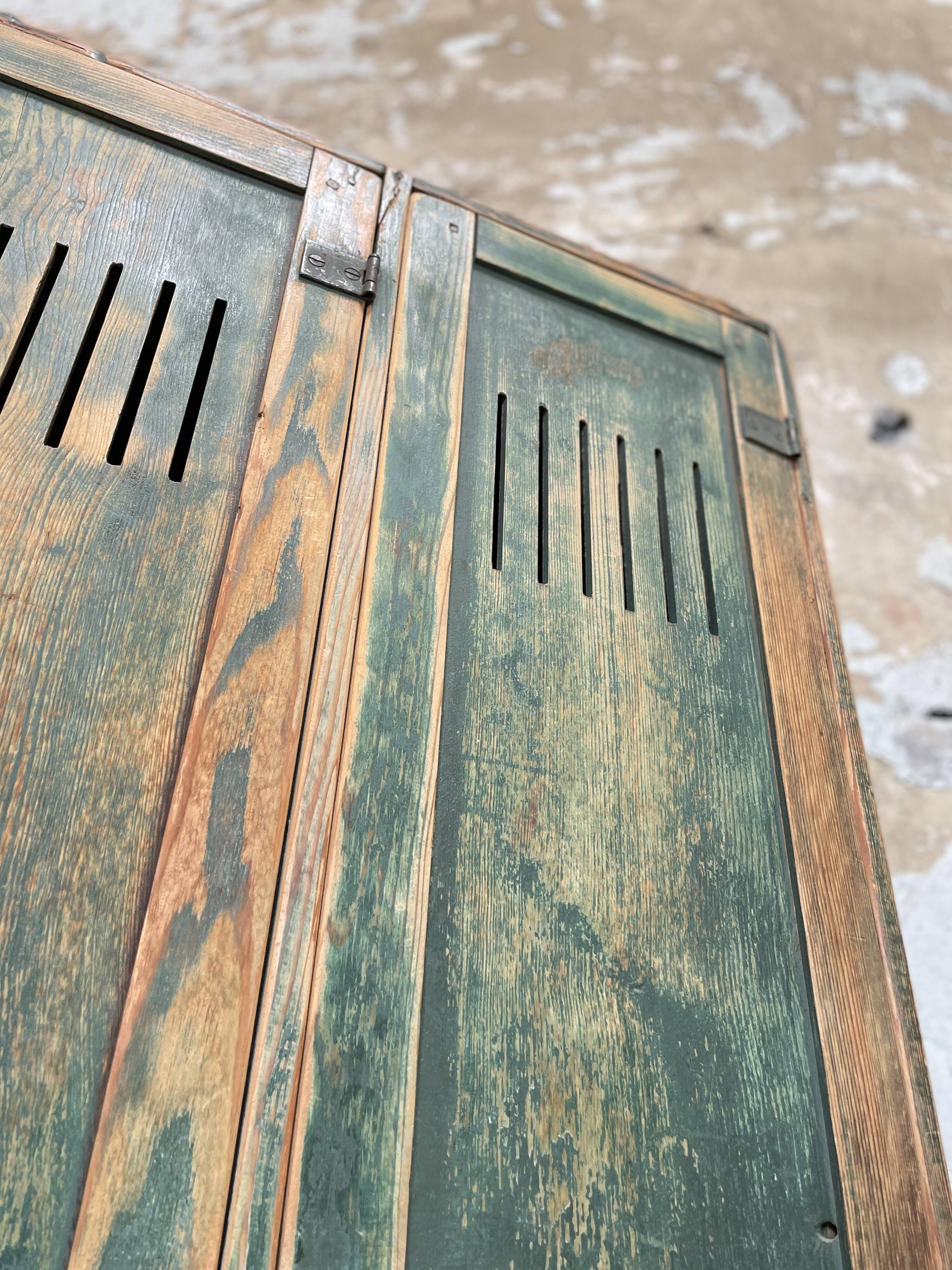 5-door cloakroom in patinated wood