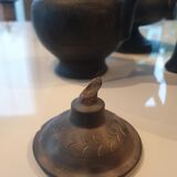 Terracotta pourer