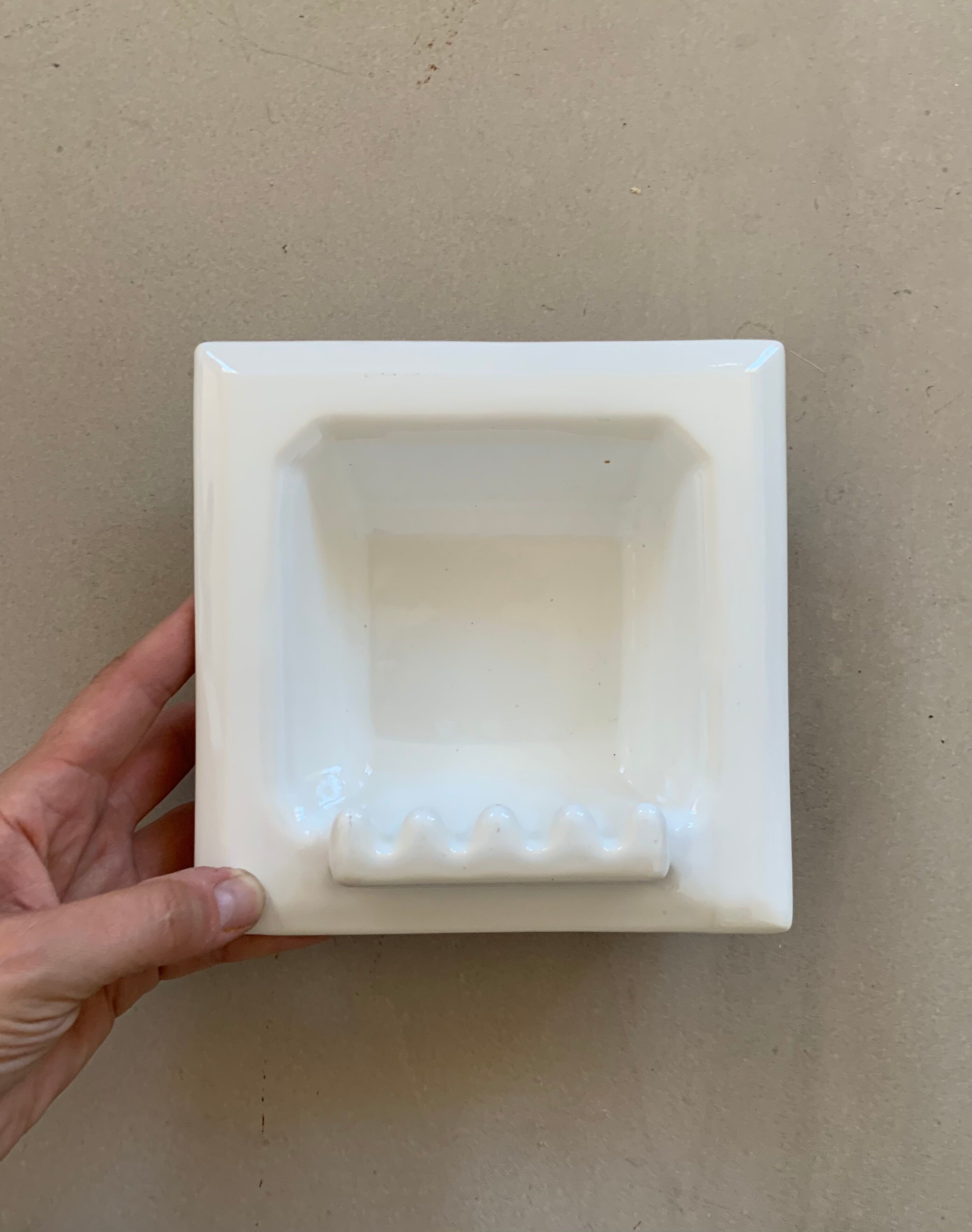 Built-in ceramic wall soap dish