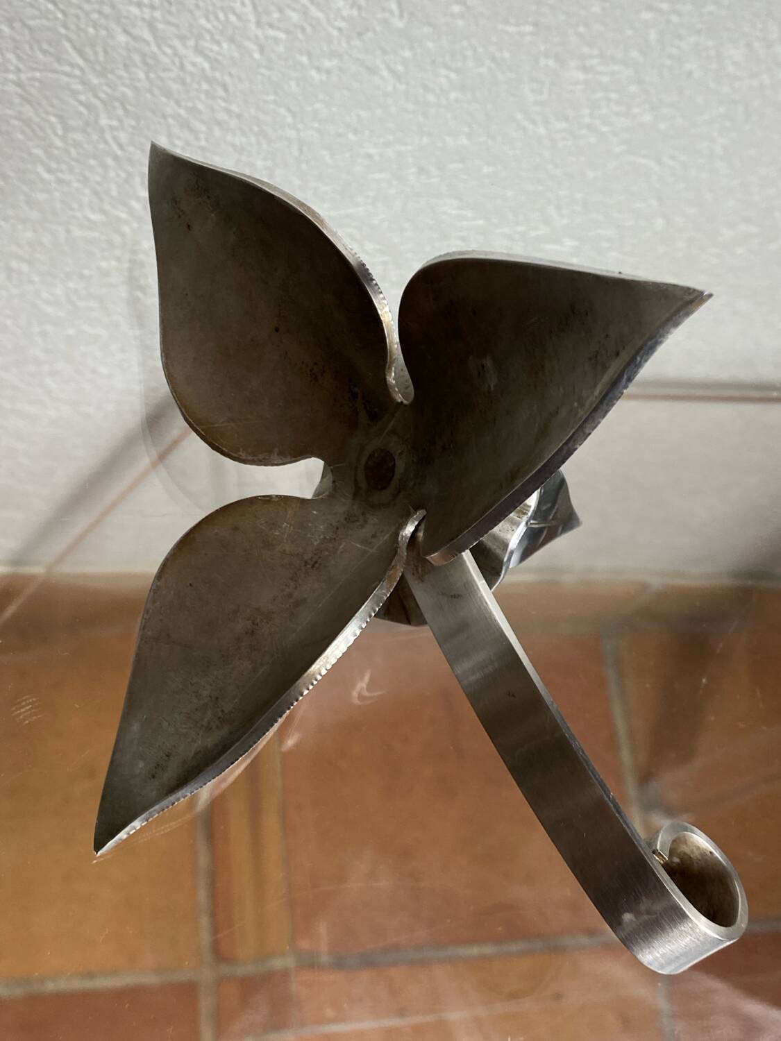 Silver-plated metal flower candle holder