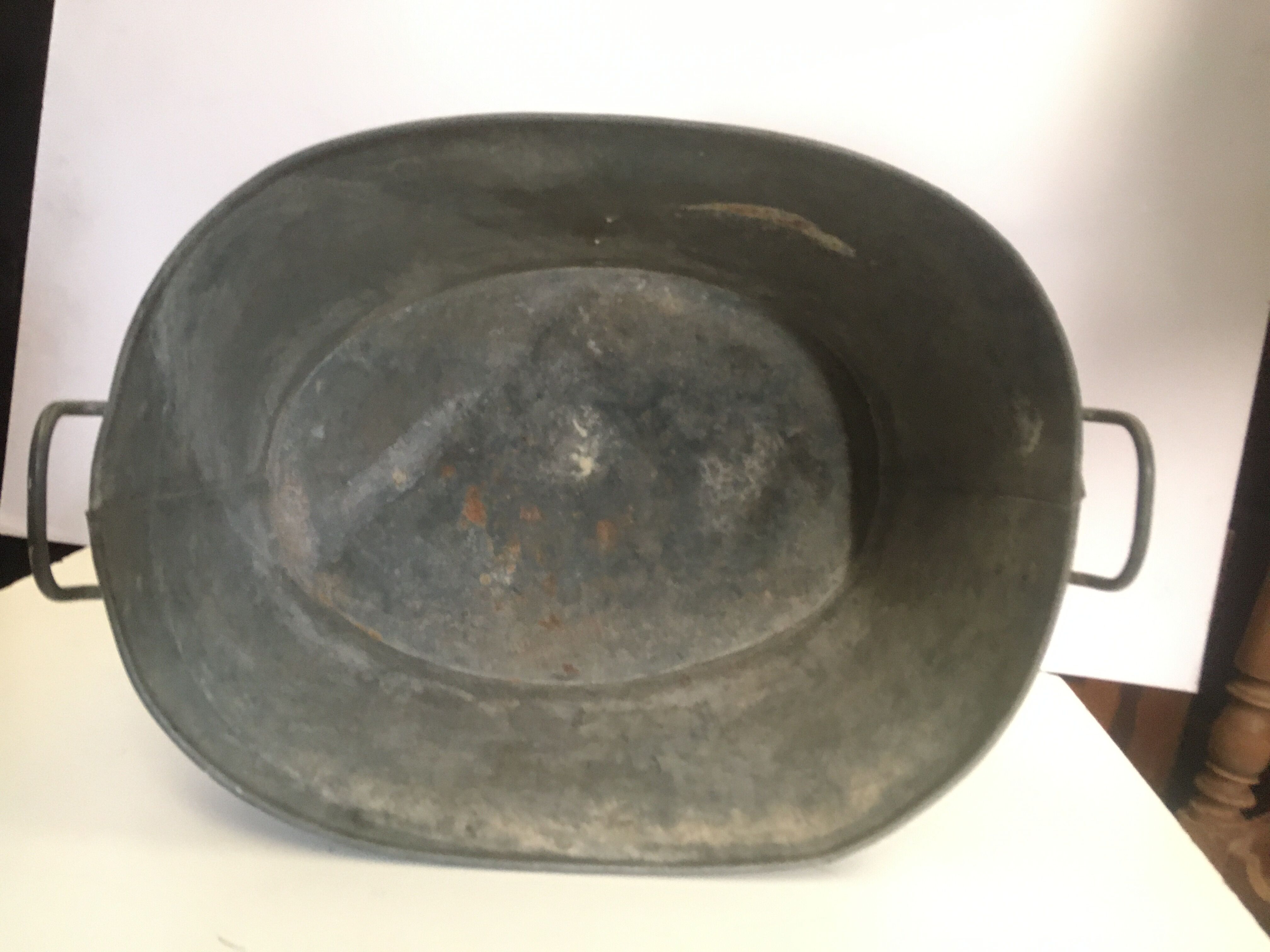 Vintage zinc basin with handle