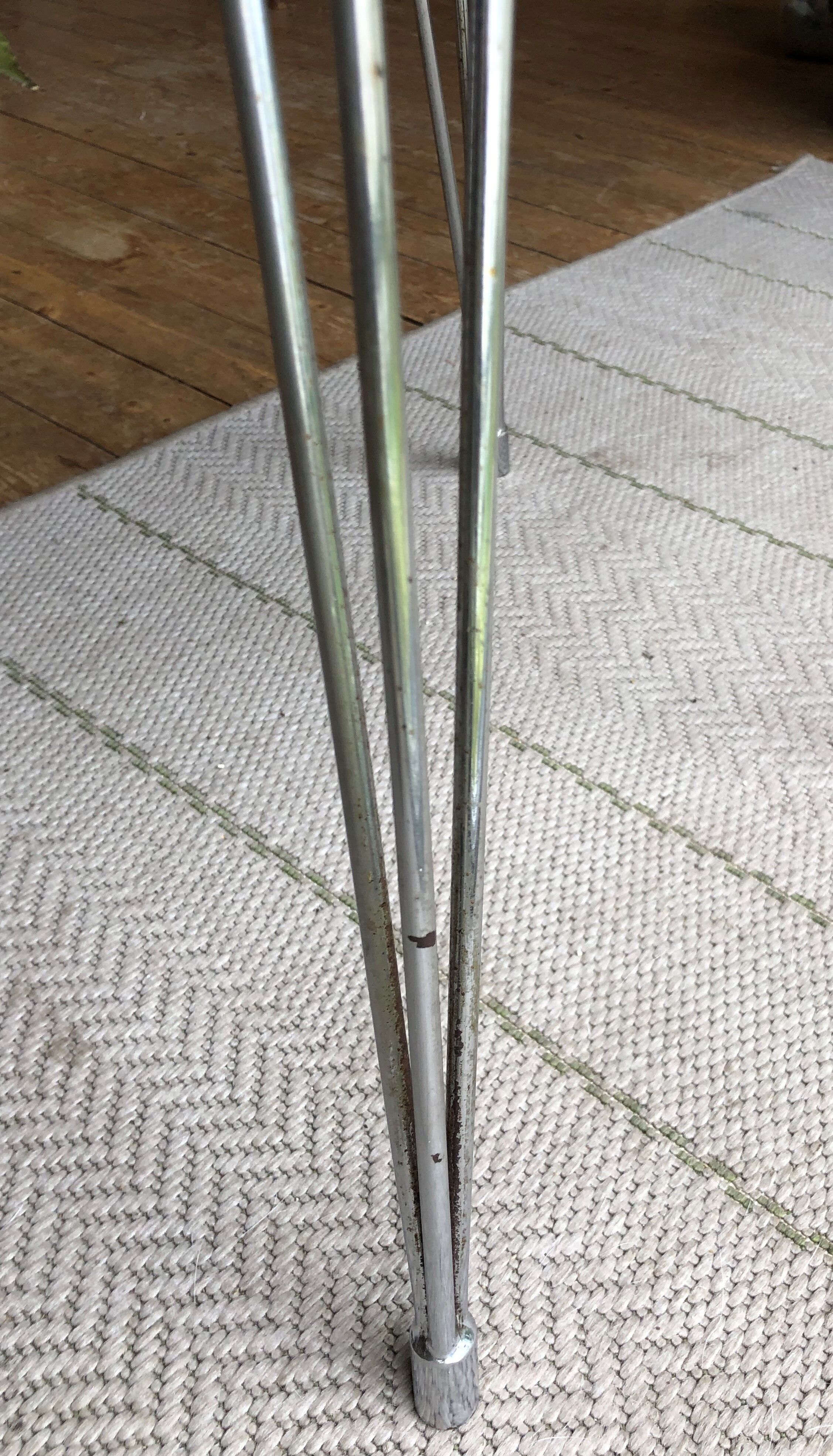 Duo of chairs in formica imitation brown wood and eiffel feet