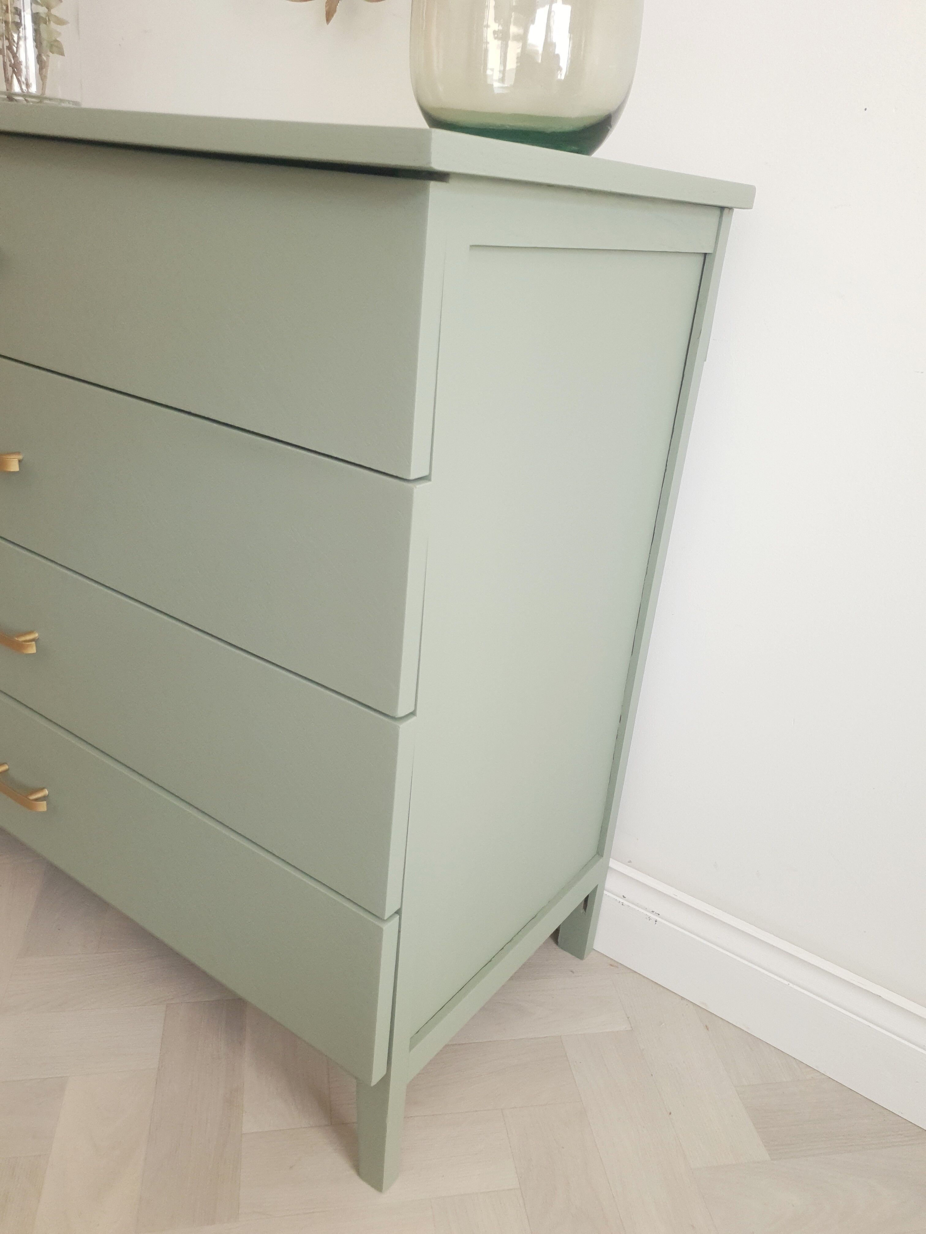 Grey Green Commodity