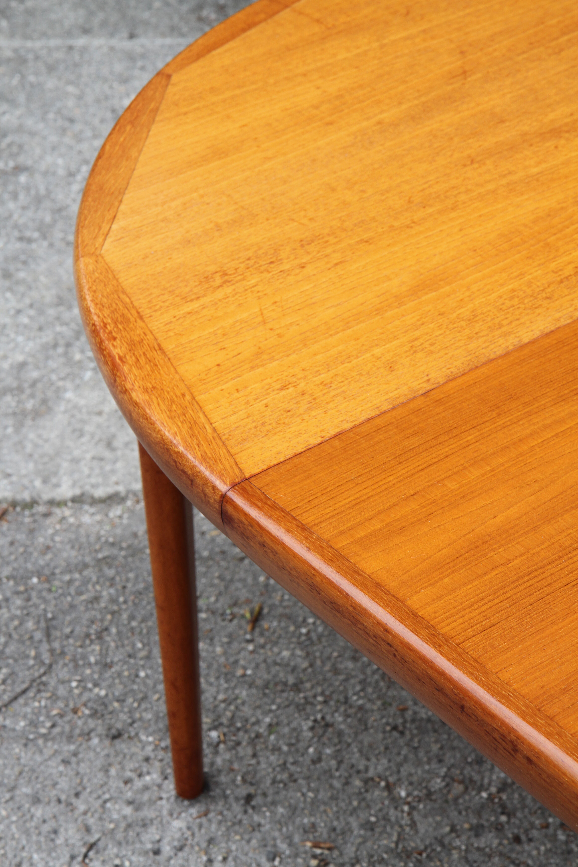 Danish teak extendable round table of the years 60