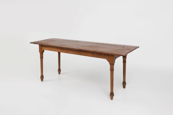 Table de ferme rustique en bois de pin, France, années 1850