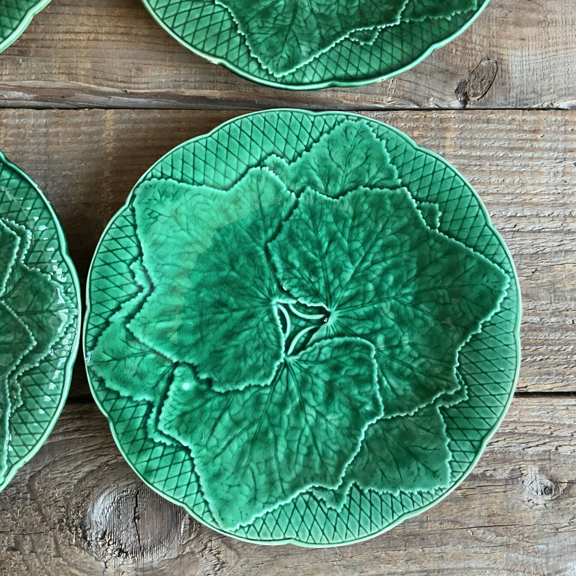 4 assiettes à dessert barbotine Gien vertes 