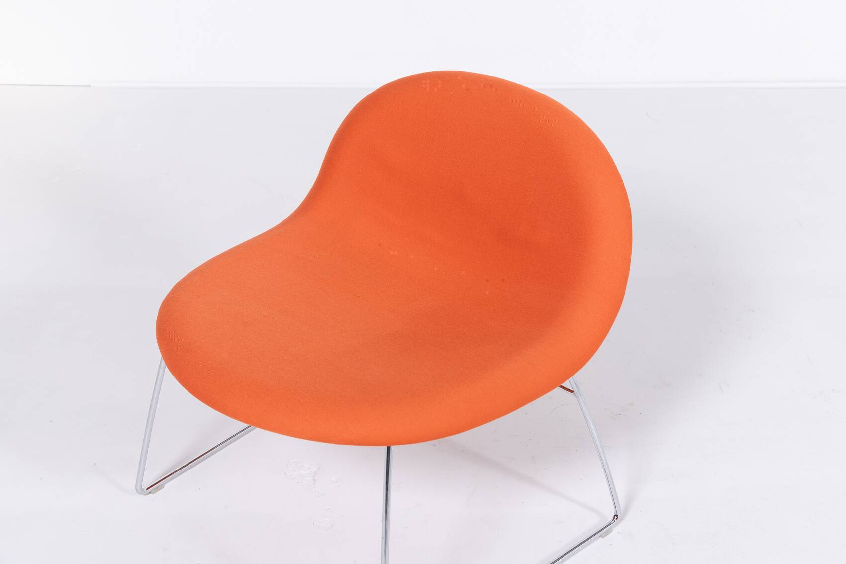 Paire de chaises longues au design danois « 3D » de Komplot Design pour Gubi
