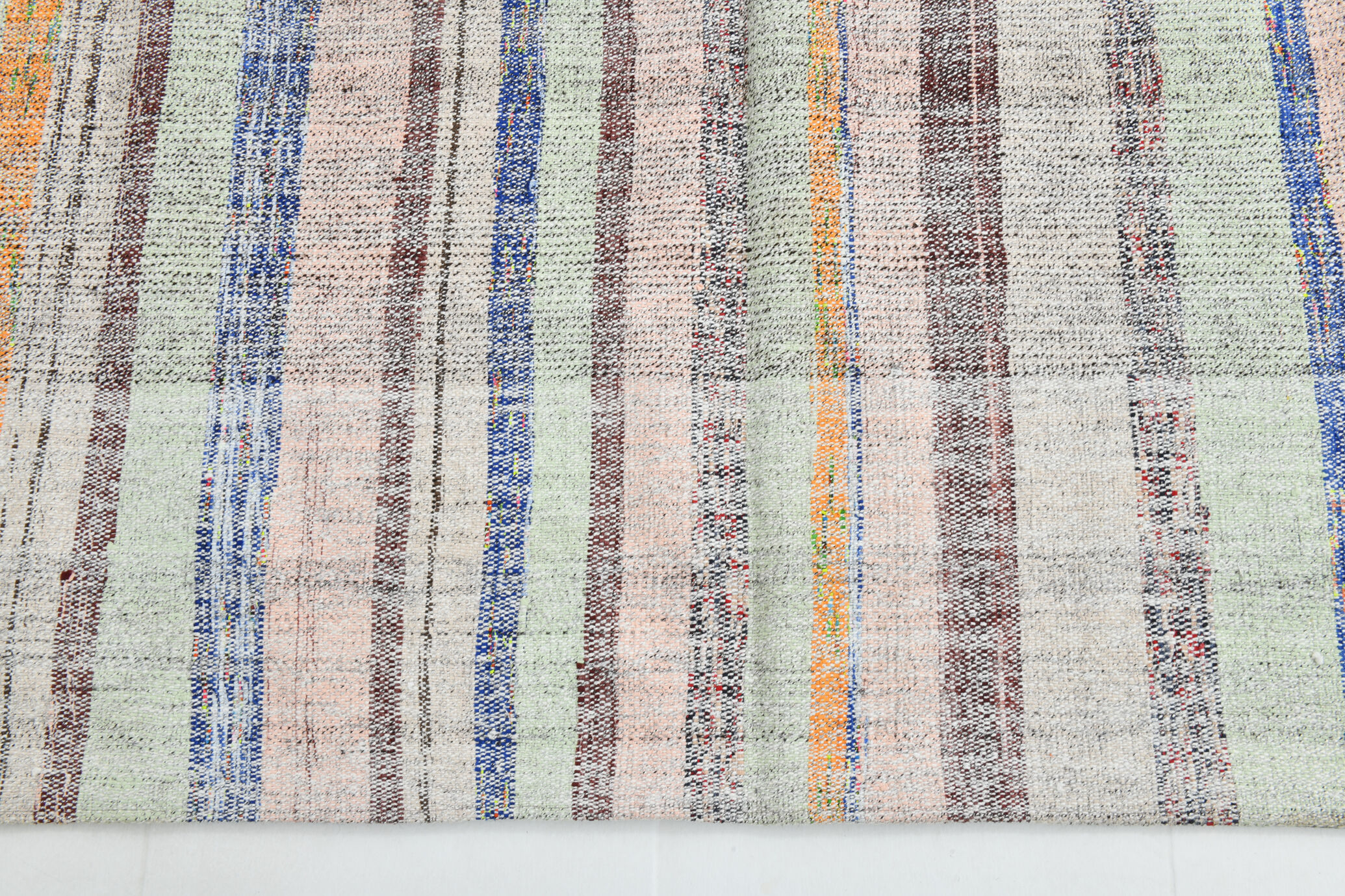Ethnic vintage rug, 222x304cm
