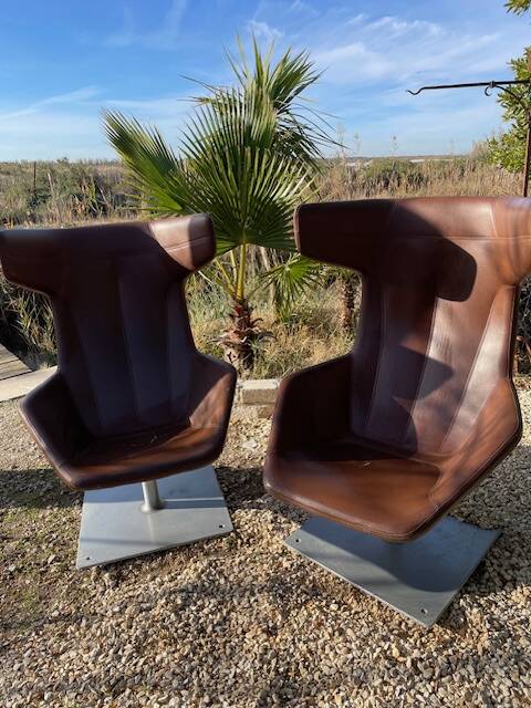 Pair of Moroso Italian design swivel armchairs