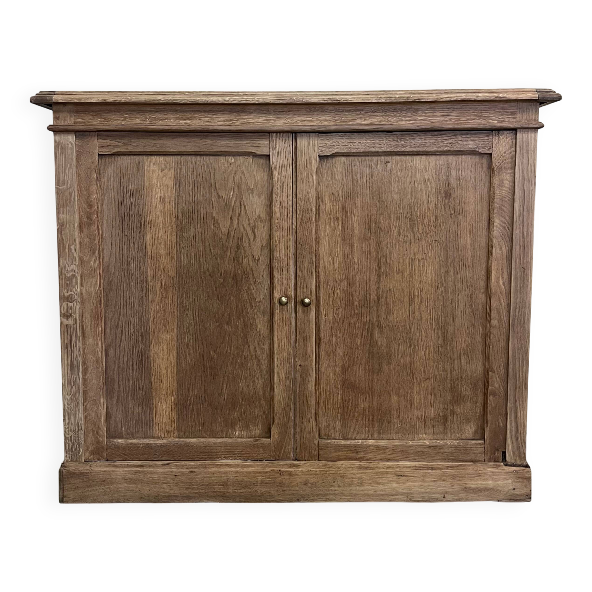 Parisian buffet in raw oak