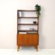 Bibliothèque scandinave avec armoire