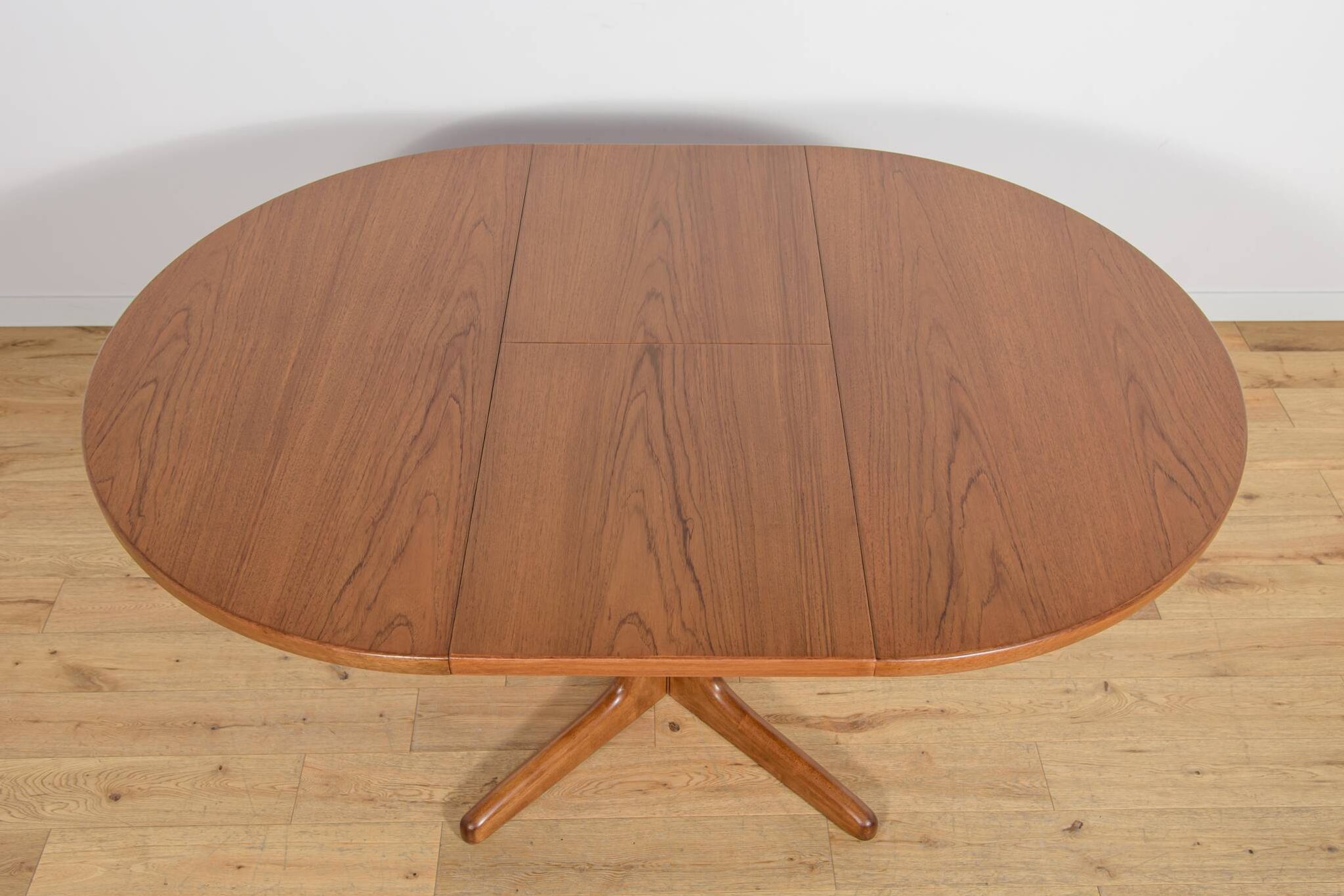 Mid-Century Round Teak Extendable Dining Table, United Kingdom, 1950s