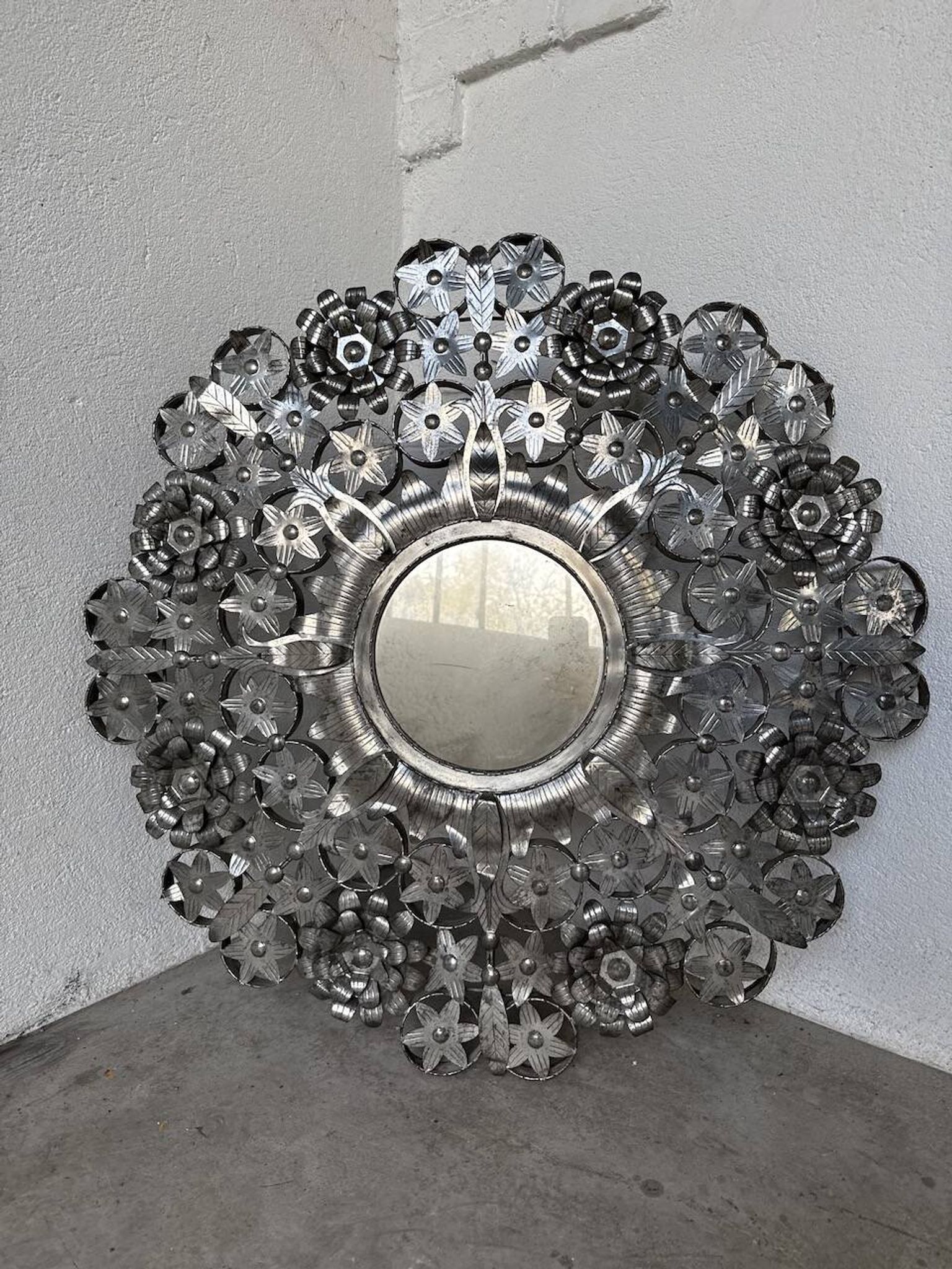 Miroir mexicain vintage en métal