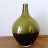 vase en verre  forme goutte  vert foncé