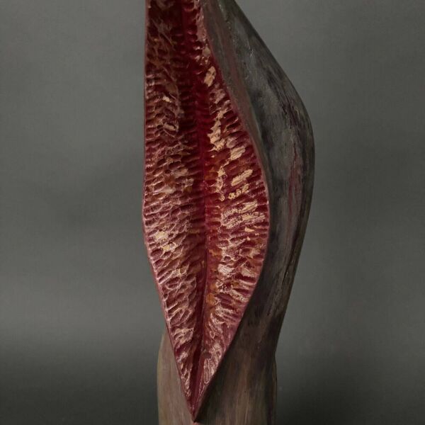 Sculpture en bois par Calin Hentea XXe femme à l'oiseau