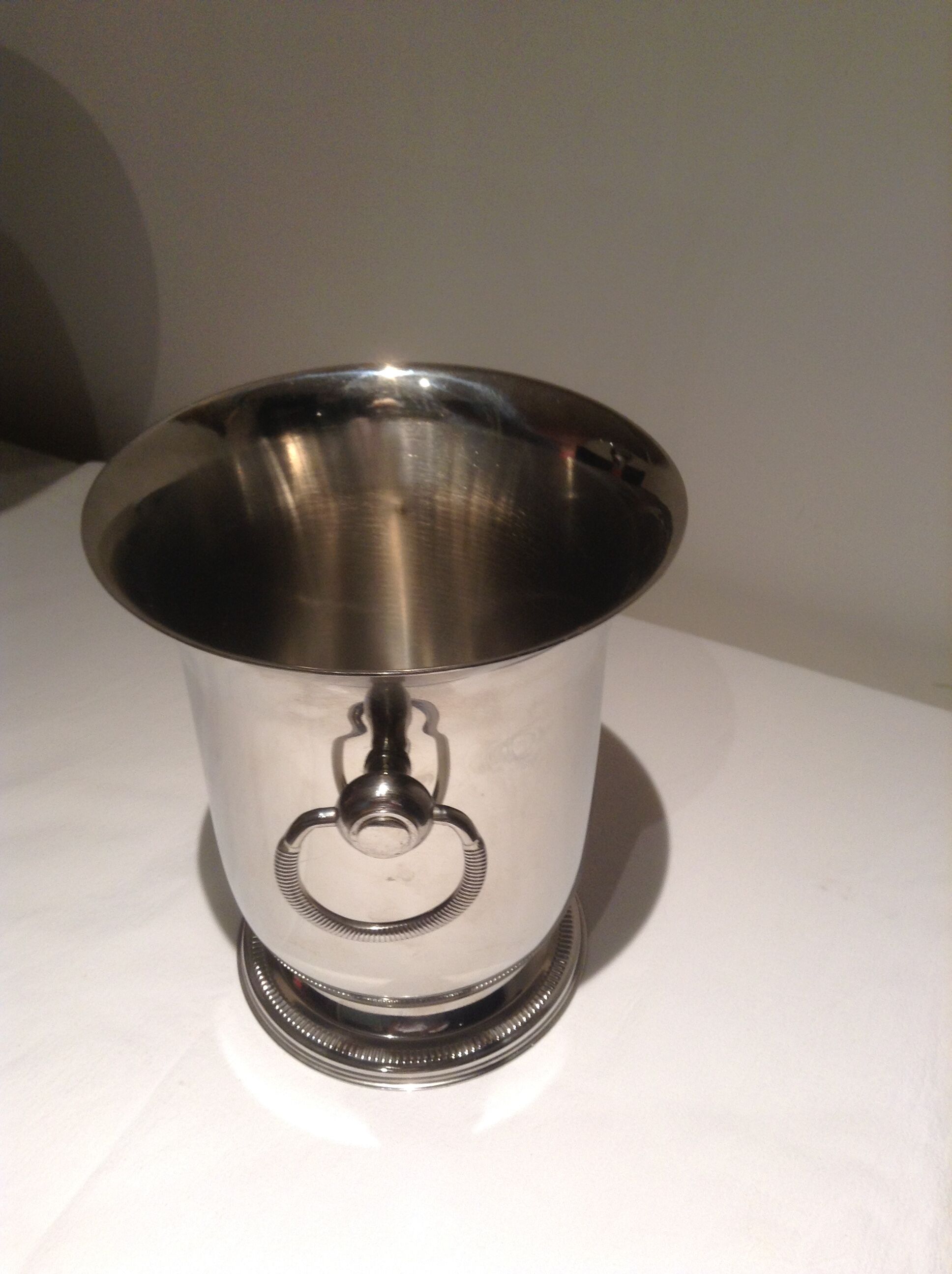 Champagne bucket