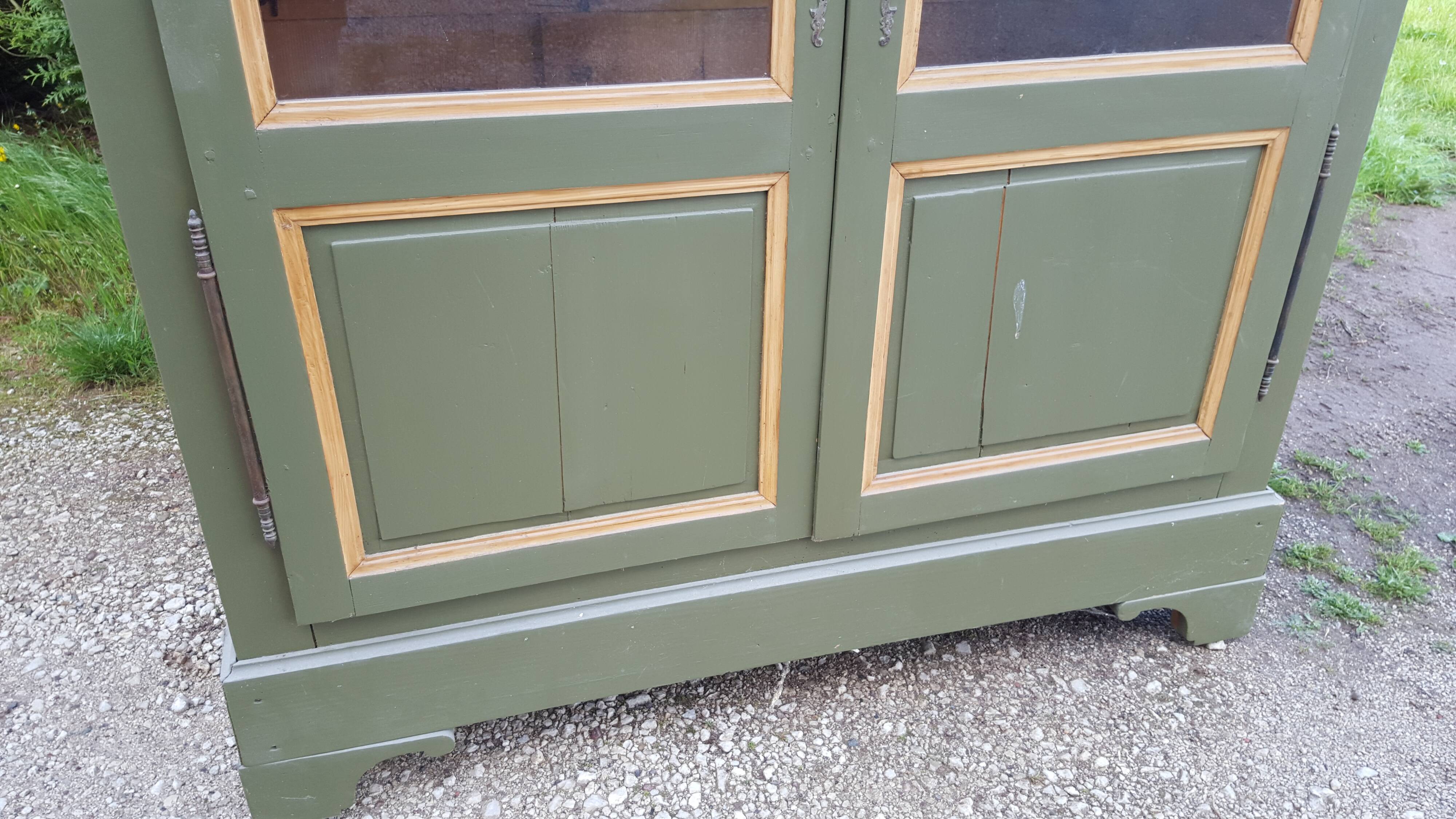 Old-housed cabinet in fir