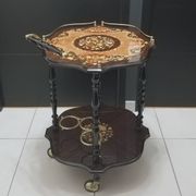 Desserte à roulettes en marqueterie