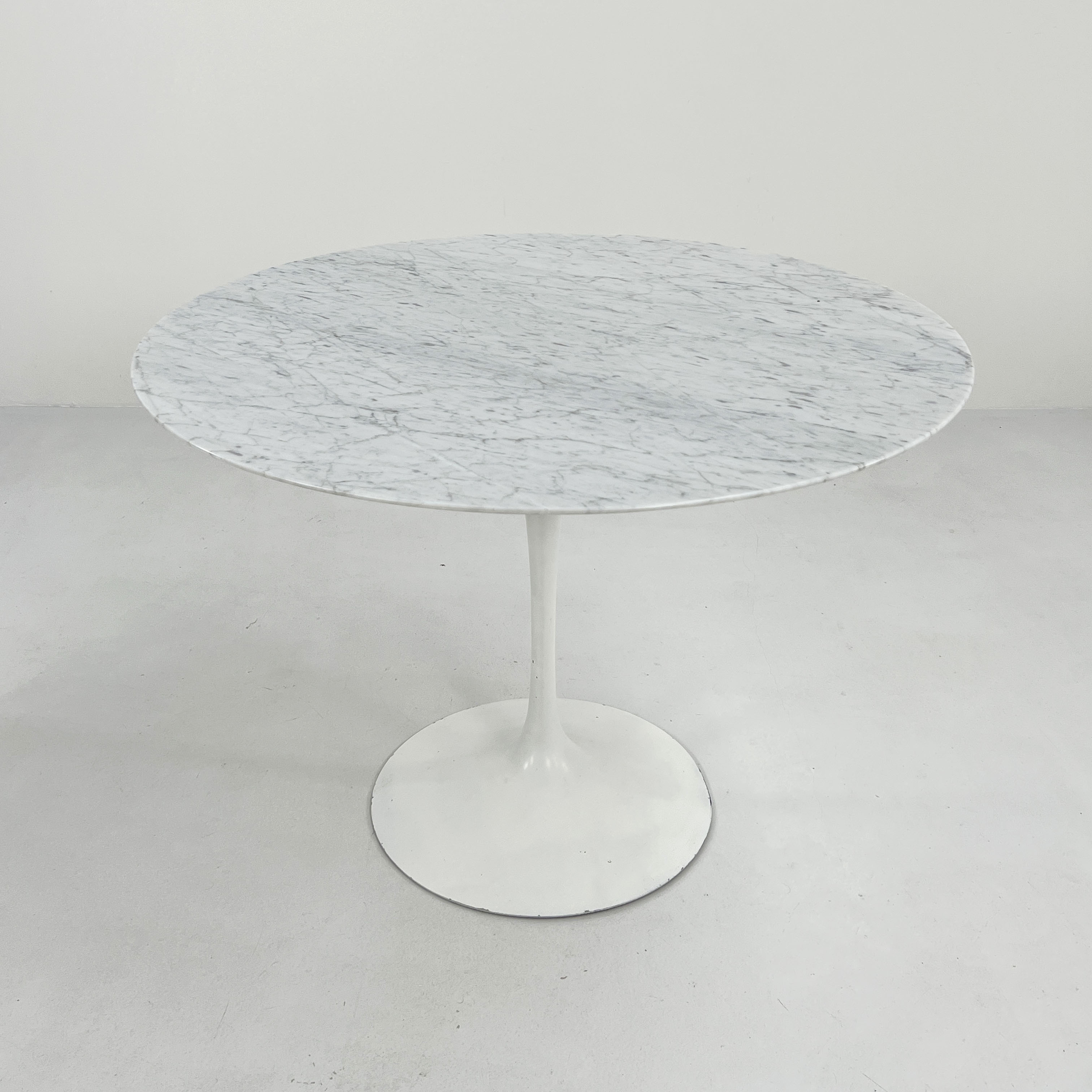 Tulip marble table 107cm by Eero Saarinen for Knoll 1970