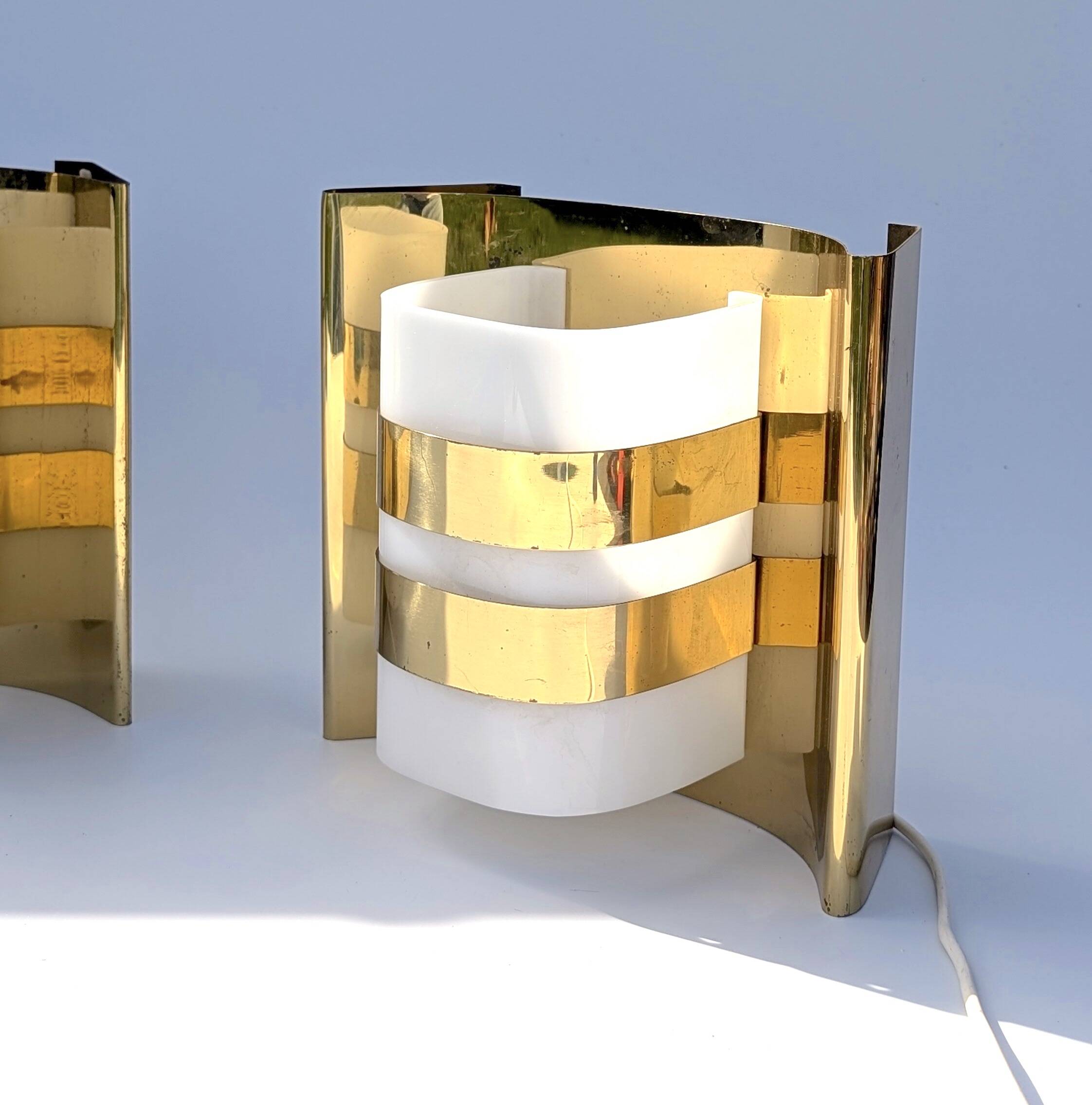 Pair of Hans-Agne Jakobsson V334/1 wall lamps in brass and opaline plastic