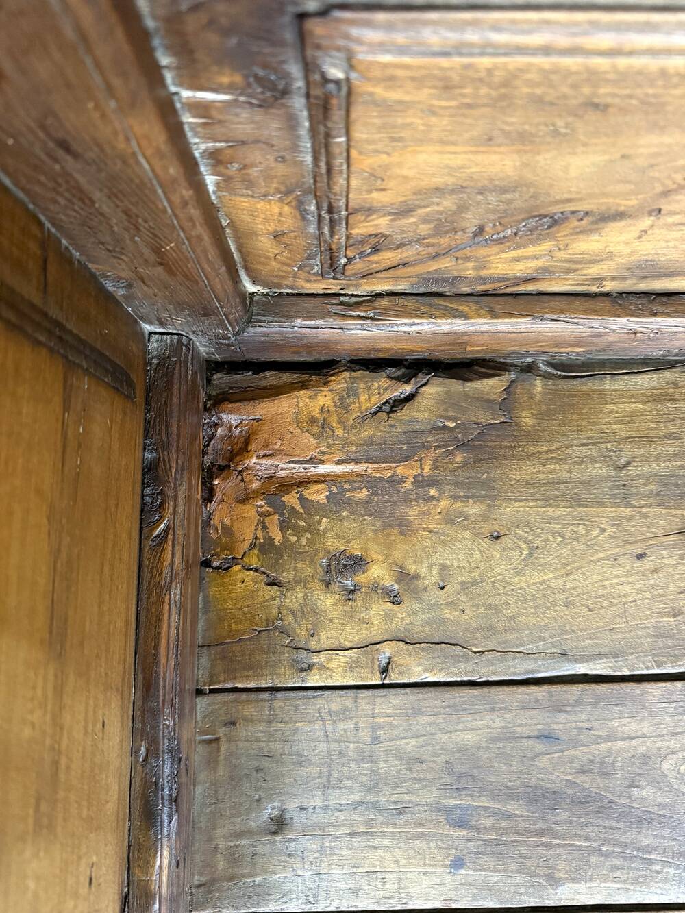 Rustic Spanish sofa bed from the 1880s.