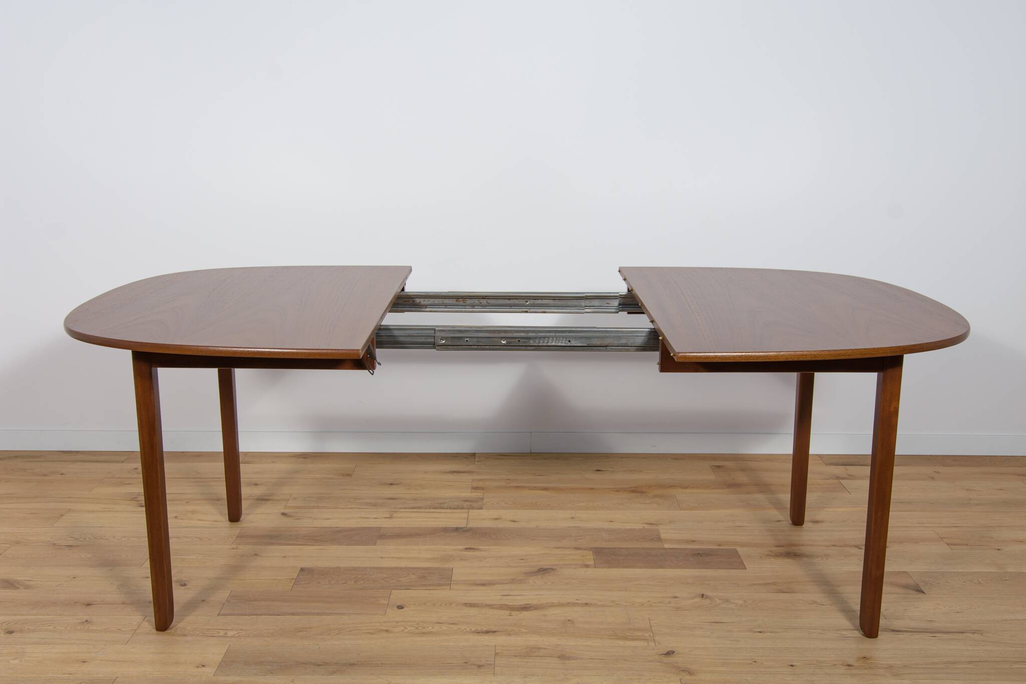 Table à manger danoise par Ole Wanscher pour Poul Jeppesens Furniture Factory, 1960s