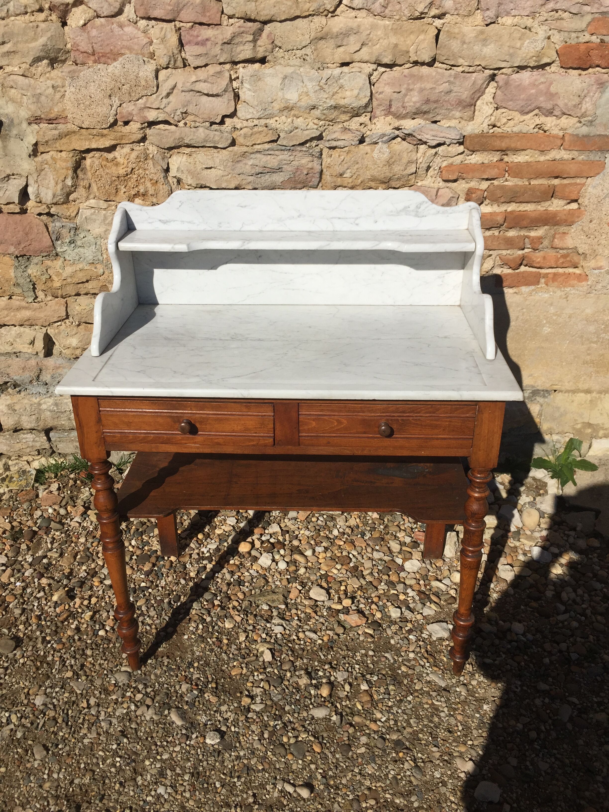 Hairdresser Louis Philippe white marble