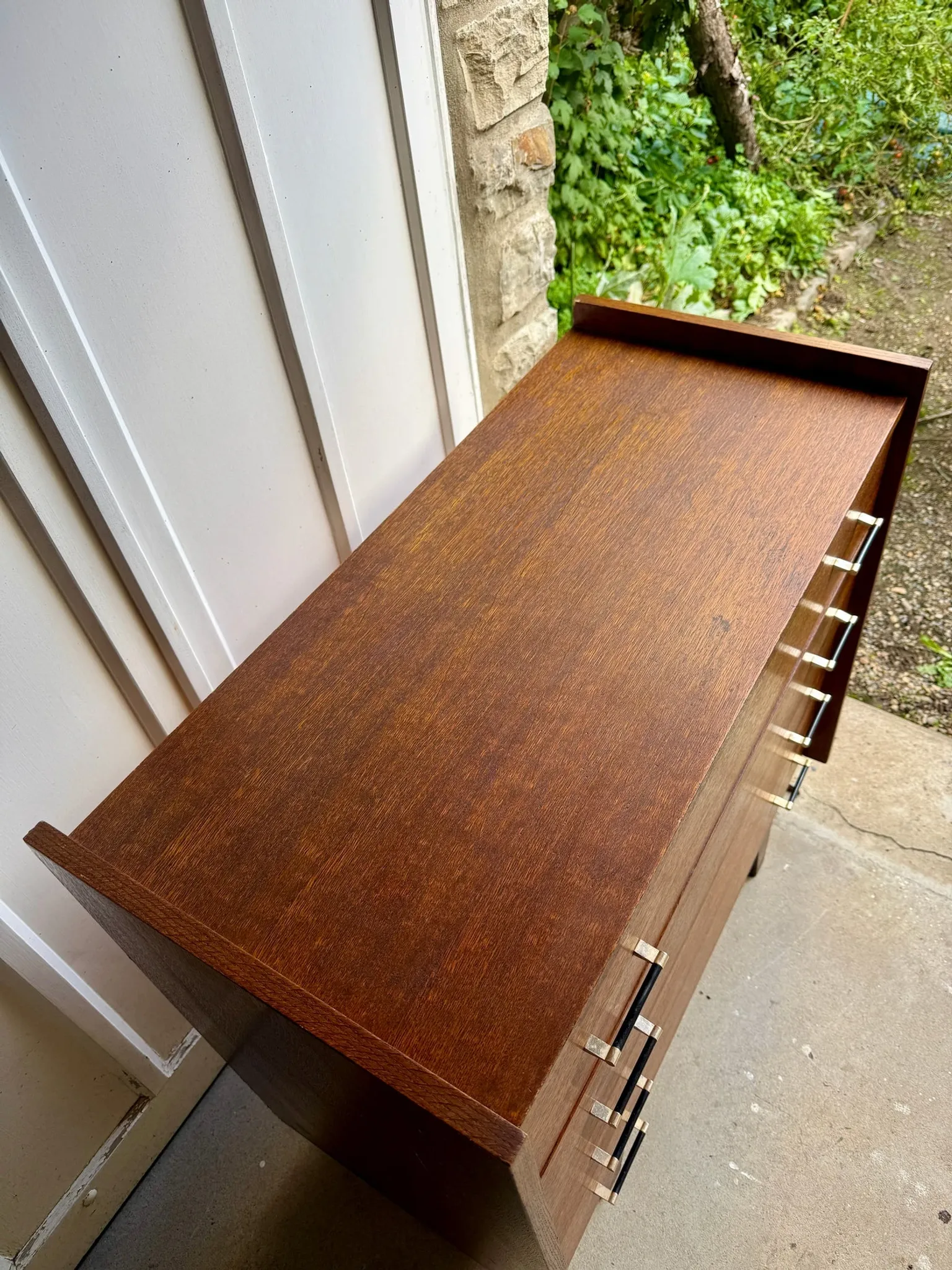 Commode style mid-century