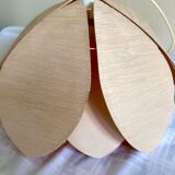 Suspension lotus flower petals