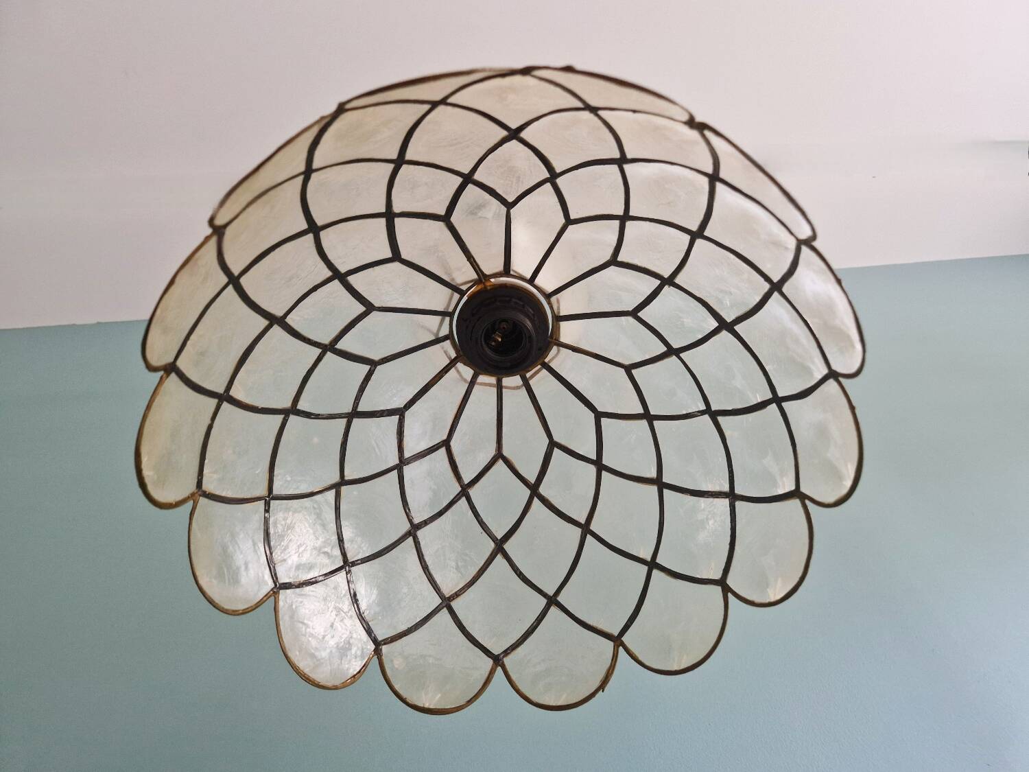 Suspension vintage en nacre de capiz, années 70